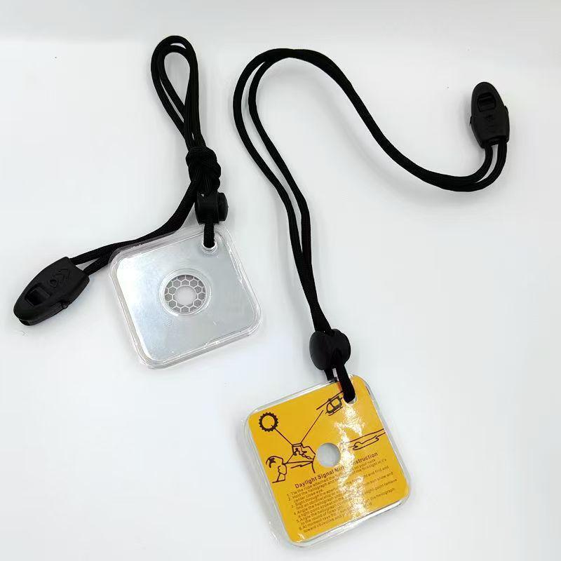 サバイバルシグナルミラー アクリル製 緊急救助用反射鏡 SO - Signal Mirror Rescue のレビューと価格